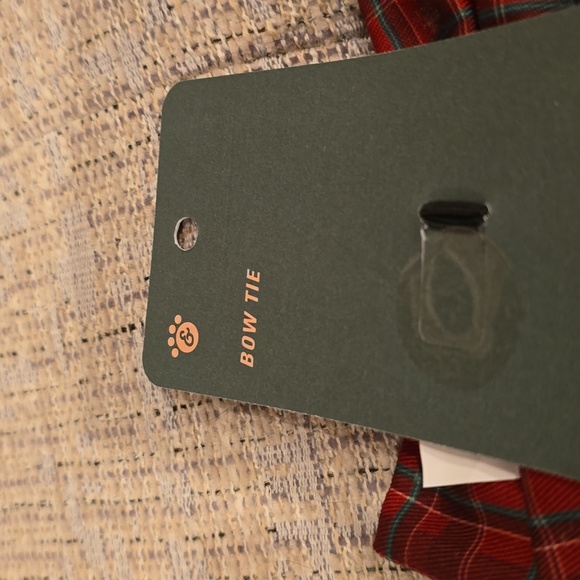 PAW & TAIL RED & BROWN GINGERBREAD MAN PET BANDANA, PLAID BOW TIE, BOW BUNDLE - Picture 6 of 14